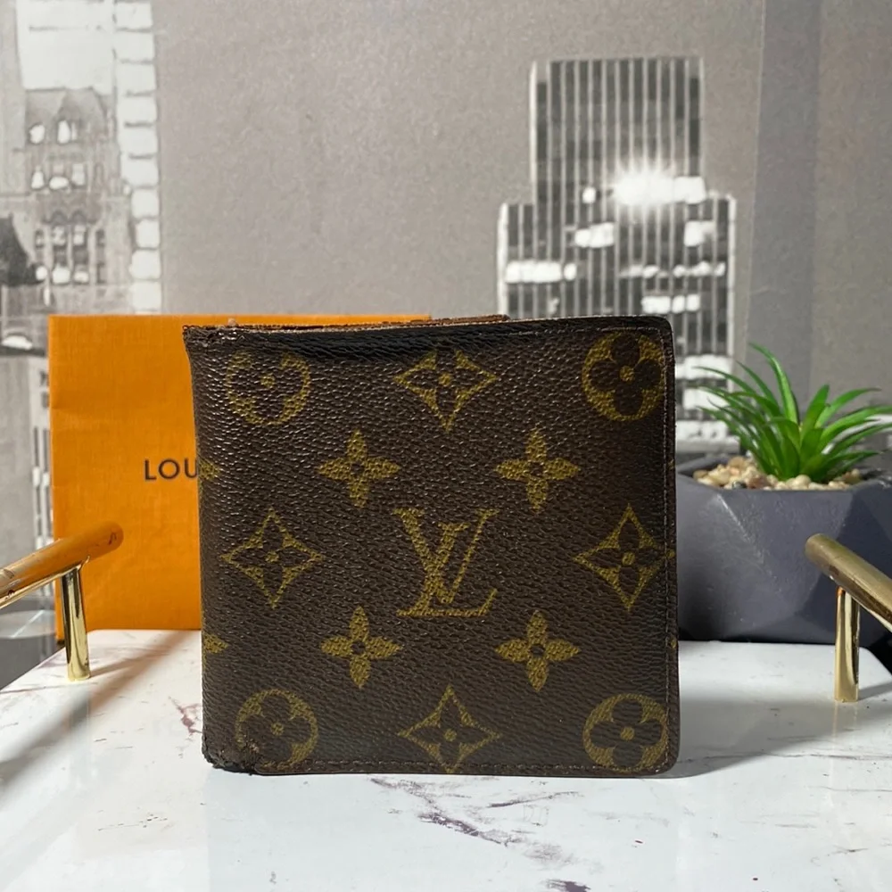 Authentic Louis Vuitton Monogram Marco Wallet